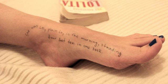 Στη βίλα Έπσταϊν έγραφαν φράσεις της “Λολίτα” σε σώματα κοριτσιών