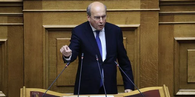 Ο Κωστής Χατζηδάκης στη Βουλή