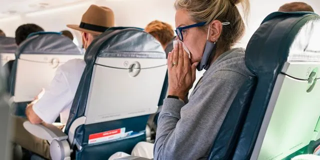 Με ίωση στο αεροπλάνο