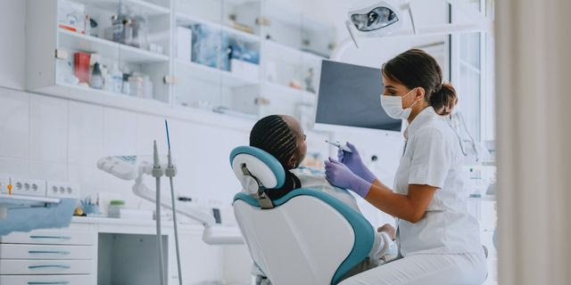 Προειδοποίηση οδοντιάτρων για παραπλανητικές διαφημίσεις