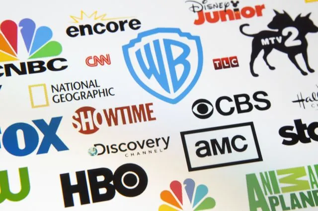 Η Warner Bros απορρίπτει την εξαγορά της Paramount υπέρ της Netflix