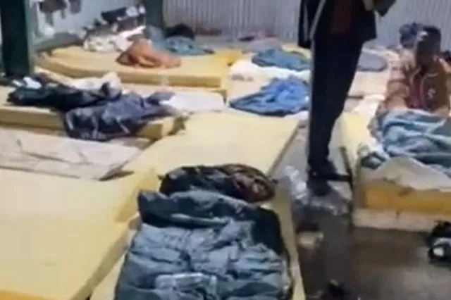 Αντιμέτωποι με εικόνες ντροπής οι πρόσφυγες που φτάνουν στην Κρήτη