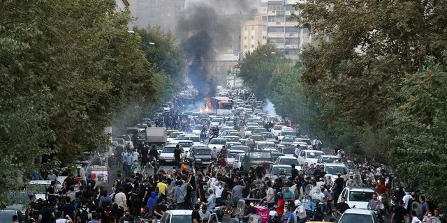 Εικόνα από παλαιότερες διαδηλώσεις στο Ιράν