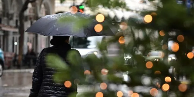 Χειμωνιάτικο σκηνικό με βροχές και παγετό – Με τι καιρό θα αλλάξουμε τον χρόνο