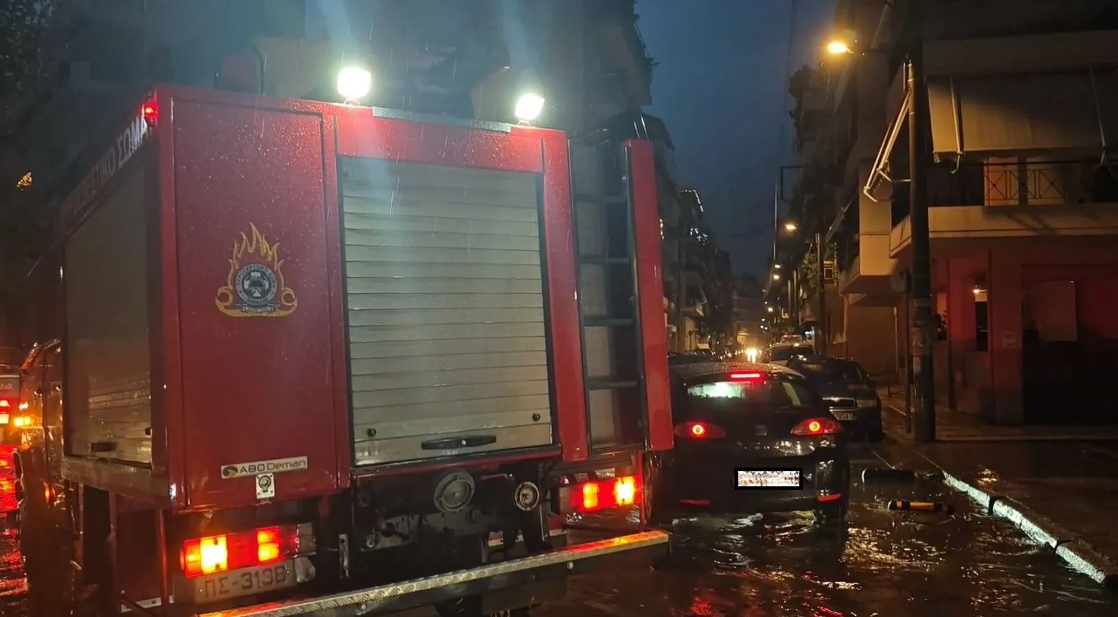 Αθήνα: Xάος στους δρόμους λόγω της βροχής - Φούσκωσε ο Ιλισός