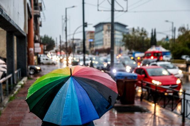 ΚΑΚΟΚΑΙΡΙΑ ΚΑΙ ΙΣΧΥΡΕΣ ΒΡΟΧΟΠΤΩΣΕΙΣ ΣΤΗΝ ΑΘΗΝΑ