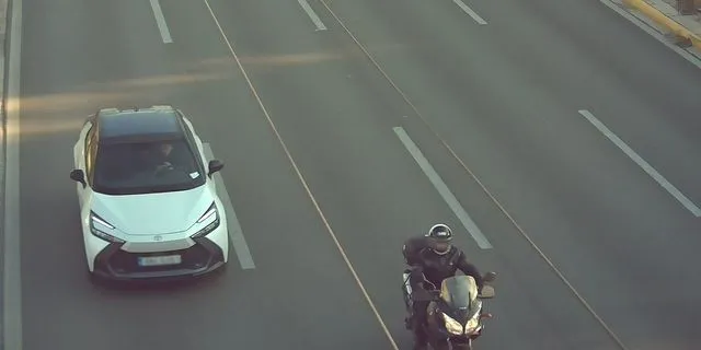 Στους δρόμους της Αττικής οι ΑΙ κάμερες της Τροχαίας – Πάνω από 1.000 παραβάσεις σε 4 ημέρες