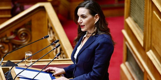 Η Όλγα Κεφαλογιάννη στη Βουλή