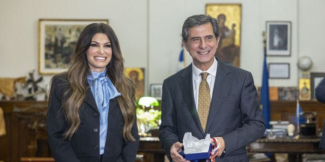 Στην Θεσσαλονίκη η Κίμπερλι Γκιλφόιλ – Συνάντηση με τον Κώστα Γκιουλέκα