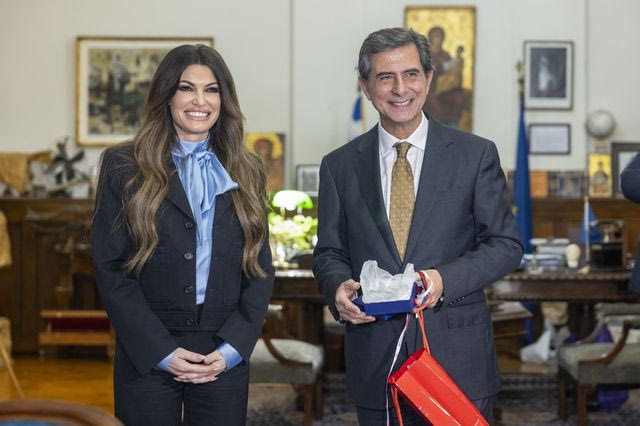 Στην Θεσσαλονίκη η Κίμπερλι Γκιλφόιλ – Συνάντηση με τον Κώστα Γκιουλέκα