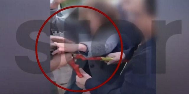 Χαλάνδρι: Καθηγητής έπιασε τα δάχτυλα μαθητή με κόφτη σε κατάληψη