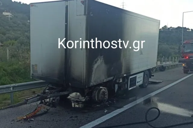 Κόρινθος: Στις φλόγες νταλίκα που κινούταν στην Εθνική Οδό Πατρών-Αθηνών