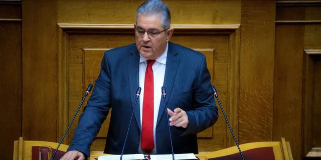 Ο Δημήτρης Κουτσούμπας στη Βουλή