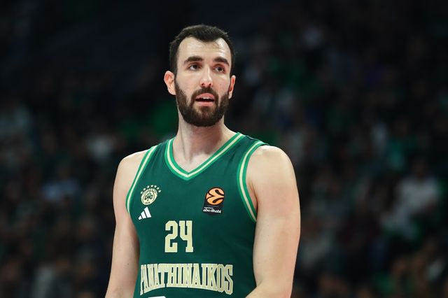 Ο Γιάννης Κουζέλογλου