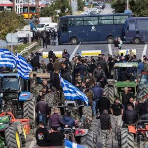 Κρήτη: Σοβαρά επεισόδια μεταξύ αγροτών και ΜΑΤ σε Ηράκλειο και Χανιά – Πέτρες και χημικά