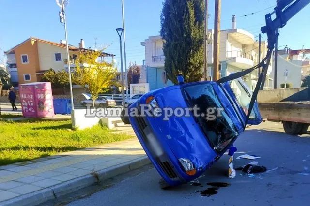 Τροχαίο ατύχημα στη Λαμία μετά από παραβίαση stop – Ένας τραυματίας