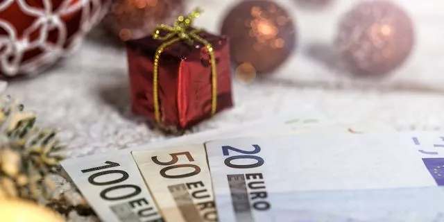 Δώρο Χριστουγέννων: Πότε καταβάλλεται στους μισθωτούς – Πώς υπολογίζεται