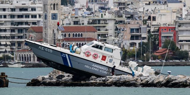 Βόλος: Πώς βρέθηκε στα βράχια το σκάφος του Λιμενικού – Τι είπε ο κυβερνήτης