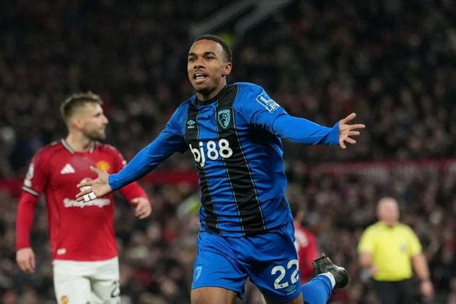 Μάντσεστερ Γιουνάιτεντ – Μπόρνμουθ 4-4: Ματς-έπος με οκτώ γκολ και σωτήρα τον Λάμενς