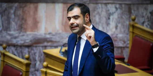 Ο Παύλος Μαρινάκης στη Βουλή