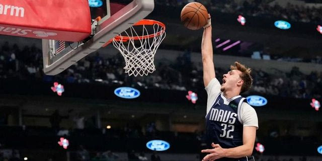 Μάβερικς: Ιστορική εμφάνιση για τον Κούπερ Φλαγκ με 42 πόντους στα 18 του χρόνια