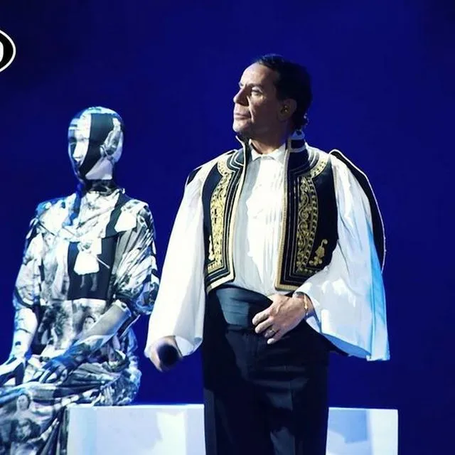 MadWalk 2025: Ο Γιώργος Μαζωνάκης σε μία εμφάνιση με “άρωμα” Ελλάδας