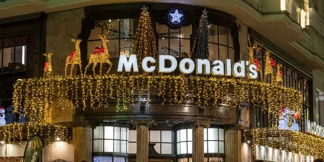 Ολλανδία: Αποσύρθηκε διαφήμιση των McDonald’s για την “πιο απαίσια εποχή του χρόνου”