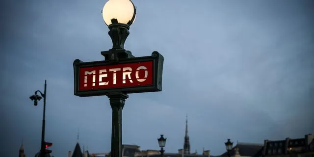 Επίθεση με μαχαίρι στο μετρό του Παρισιού – Τρεις τραυματίες