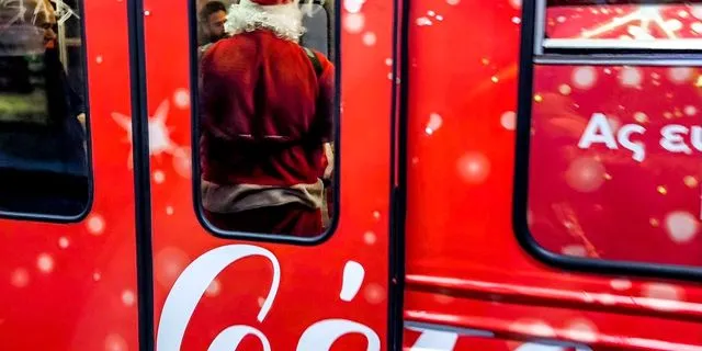 ΜΜΜ: Πώς θα κινηθούν μετρό, λεωφορεία και τραμ τα Χριστούγεννα