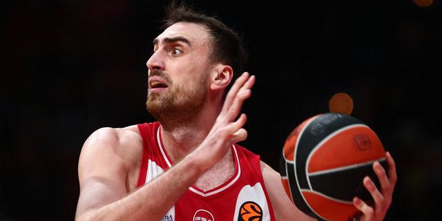 Νίκολα Μιλουτίνοβ: “Πρέπει να κοιταχτούμε στον καθρέφτη”