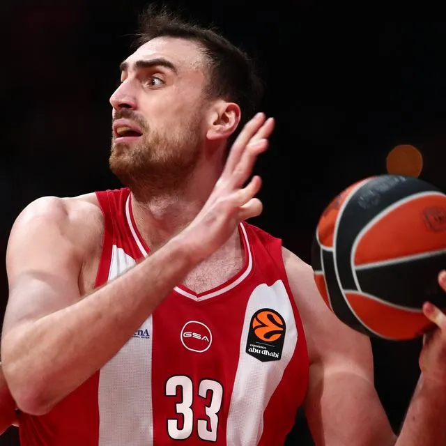 Νίκολα Μιλουτίνοβ: “Πρέπει να κοιταχτούμε στον καθρέφτη”