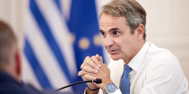 “Καρότο και μαστίγιο” για τους αγρότες – Σύσκεψη υπό τον Μητσοτάκη