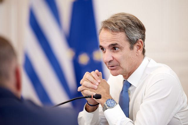 “Καρότο και μαστίγιο” για τους αγρότες – Σύσκεψη υπό τον Μητσοτάκη