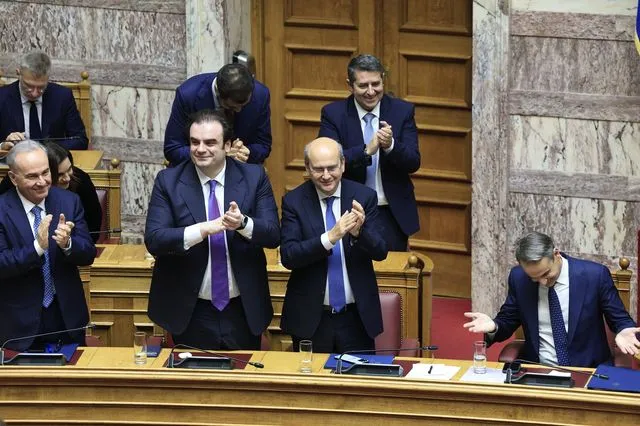 Μητσοτάκης – Πιερρακάκης: Ευημερούν οι αριθμοί τους, όχι οι πολίτες…