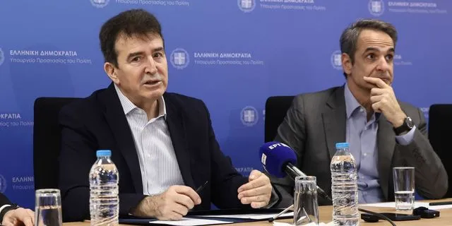 Αγρότες: Ο Μητσοτάκης έκανε υπουργό Γεωργίας τον… Χρυσοχοΐδη