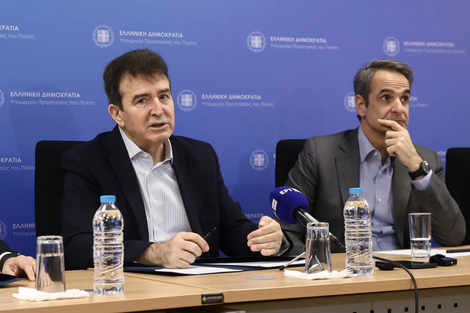 Αγρότες: Ο Μητσοτάκης έκανε υπουργό Γεωργίας τον… Χρυσοχοΐδη