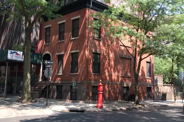 Πωλήθηκε το εμβληματικό σπίτι του “Moonstruck” στο Μπρούκλιν