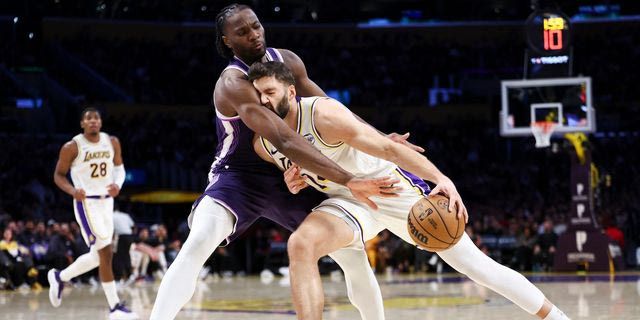 NBA: Οι Κλίπερς καθάρισαν τους Πίστονς – Νίκη για τους Λέικερς επί των Κινγκς