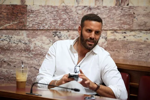 Οι τραμπούκοι ζουν, το “ξέρεις ποιος είμαι εγώ, ρε;” πέθανε…