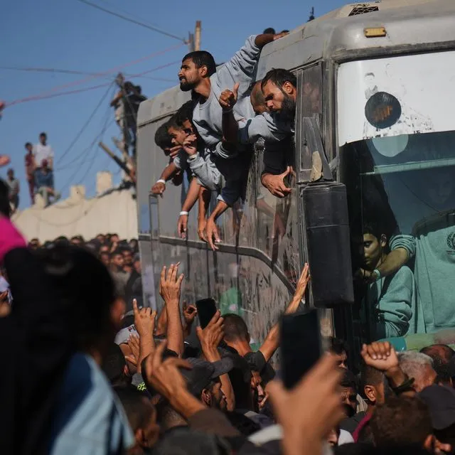 Παλαιστίνιοι κρατούμενοι επιστρέφουν στη Γάζα