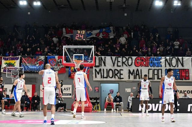 Ένταση μετά το φινάλε του αγώνα Πανιώνιος – Προμηθέας, εντός κι εκτός γηπέδου