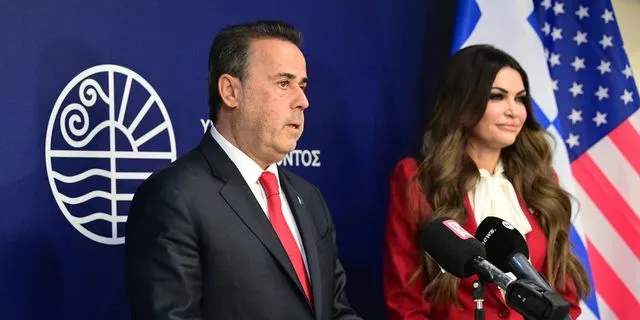 Συνάντηση Παπασταύρου – Γκίλφοϊλ: “Η ενέργεια βρίσκεται στον πυρήνα της σχέσης ΗΠΑ-Ελλάδας”