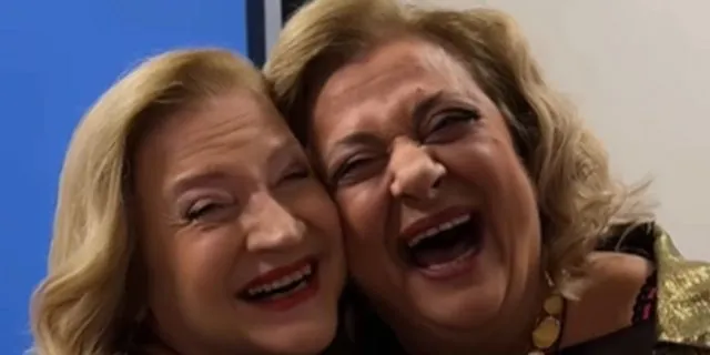 Reunion “Στο παρά πέντε”: Η Ζουμπουλία συναντά τη συμπεθέρα της στα καμαρίνια