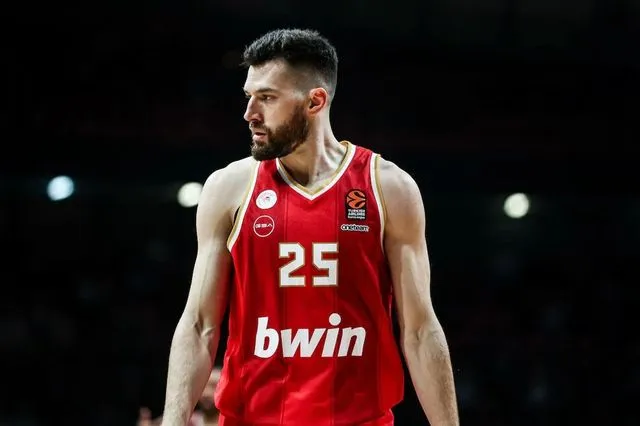 Φωτιά στο εστιατόριο του Άλεκ Πίτερς στο Μικρολίμανο