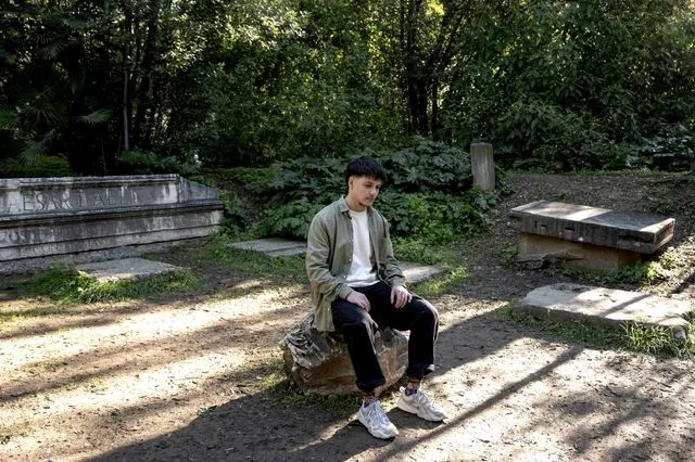 Όσα νιώθει ένα 26χρονο τρανς αγόρι στην Ελλάδα σήμερα