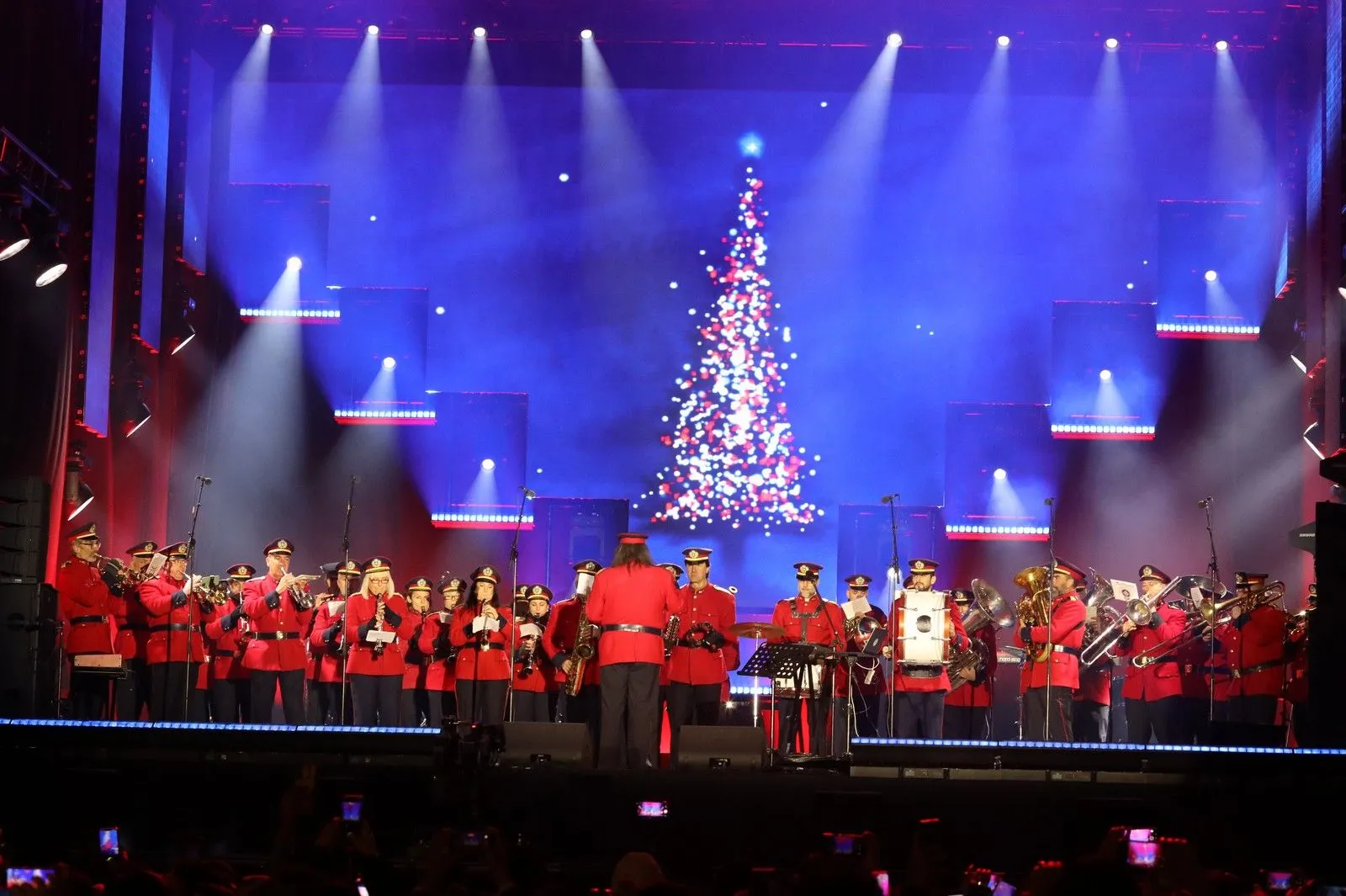 Πρωτοχρονιά: Δείτε Live την αλλαγή του χρόνου στο Σύνταγμα