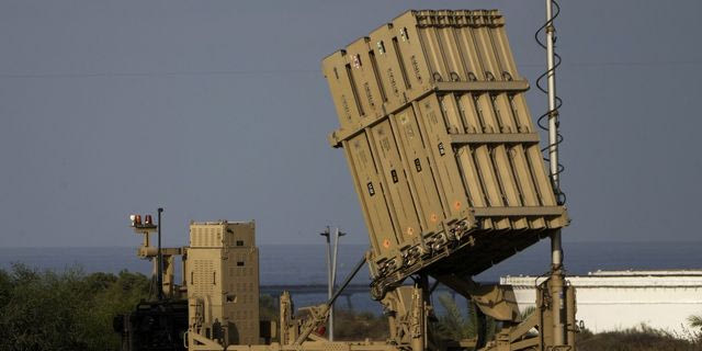 Reuters: Η Βουλή ενέκρινε την αγορά πυραυλικών συστημάτων από το Ισραήλ