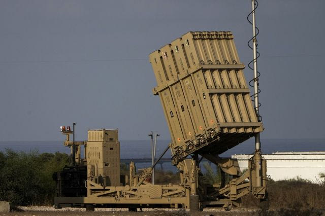 Reuters: Η Βουλή ενέκρινε την αγορά πυραυλικών συστημάτων από το Ισραήλ