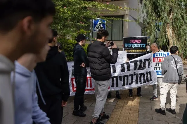 Ισραήλ: “Αριστεροί, στο γκέτο σας” φώναξαν μαθητές σε διαδηλωτές έξω από σχολείο