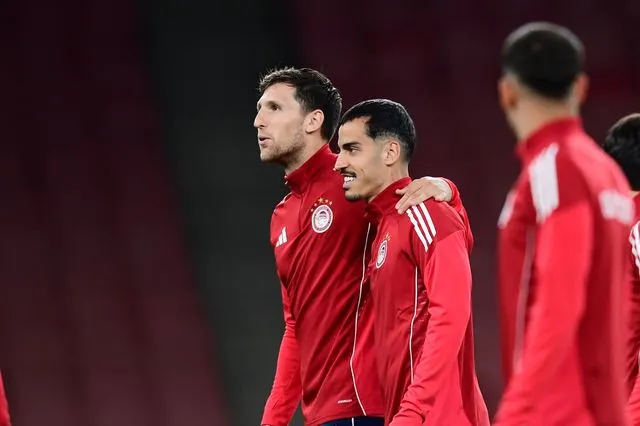 Ολυμπιακός: Ο Ρέτσος έκανε μαθήματα ελληνικών στον Τσικίνιο